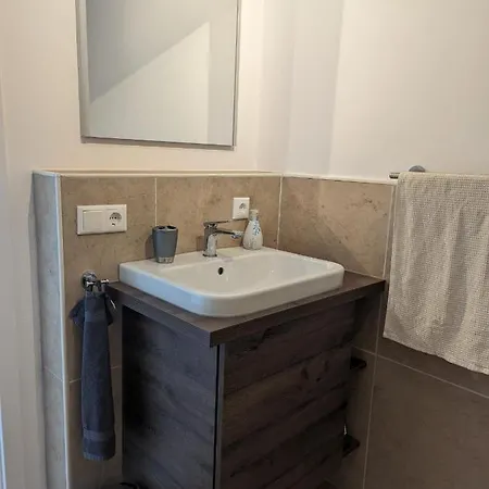 公寓 Seeperle Souterrain